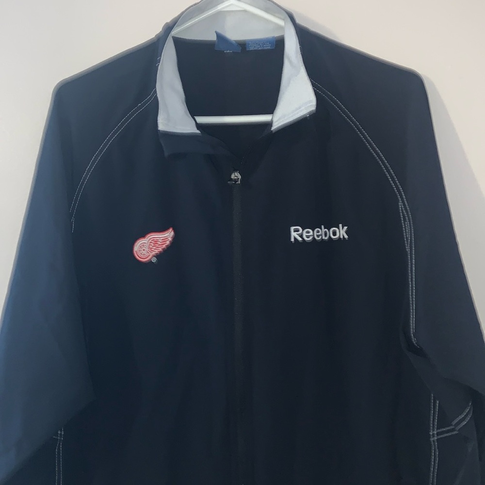 Detroit Red Wings Reebok Center Ice NHL Hockey Mens Full Zip Jacket + Free Gift
